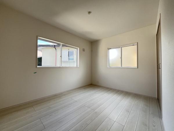 愛知郡東郷町白鳥3丁目1号棟(洋室)