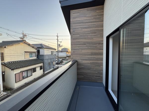 みよし市莇生町2期1号棟