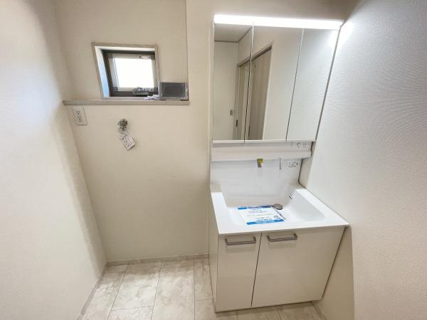 みよし市西陣取山23ーP11号棟