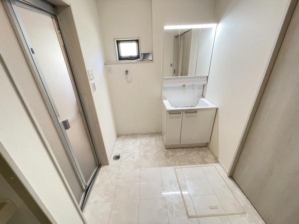 みよし市西陣取山23ーP11号棟