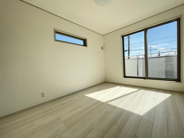 みよし市西陣取山23ーP11号棟