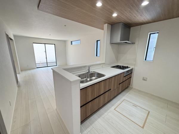 東郷町春木台2期2号棟新築分譲住宅全3棟