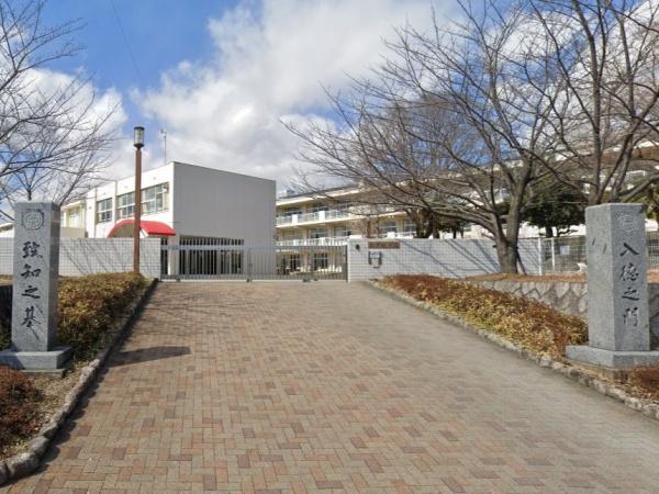 みよし市莇生町1期1号棟(みよし市立北部小学校)