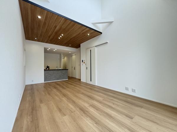 瑞穂区松月町336【2】2号棟(リビング)