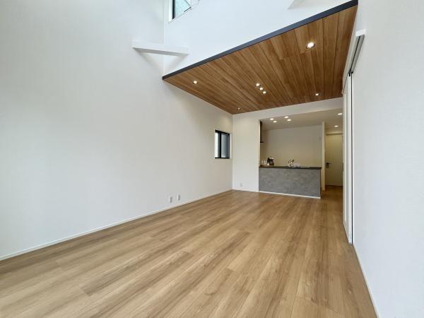 瑞穂区松月町336【2】2号棟(リビング)