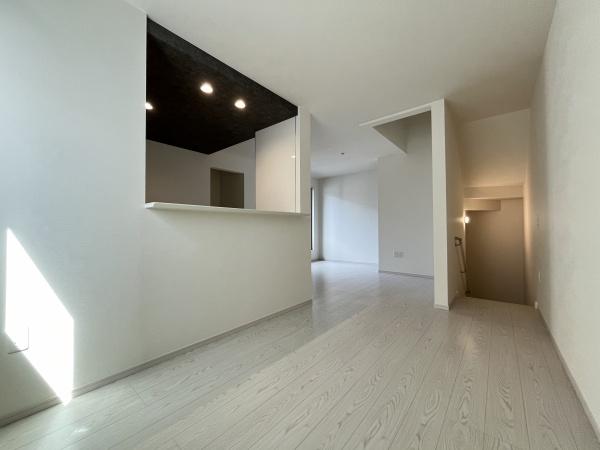 瑞穂区萩山町1期4号棟(リビング)