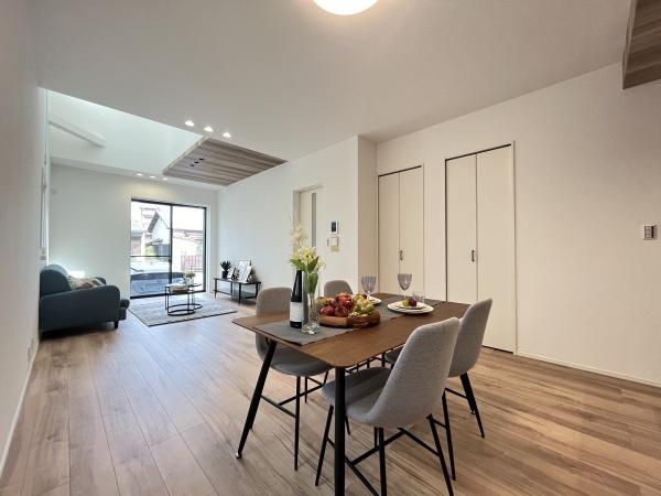 瑞穂区松月町336【2】1号棟(リビング)