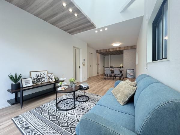 瑞穂区松月町336【2】1号棟(リビング)