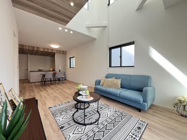 瑞穂区松月町336【2】1号棟(リビング)