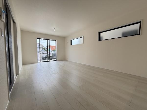 刈谷市野田町北菰神1号棟(リビング)