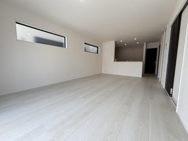 刈谷市野田町北菰神1号棟(リビング)