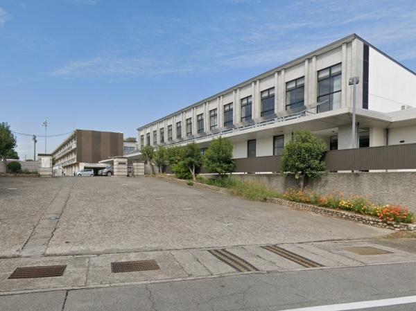 半田市岩滑高山町５丁目の中古一戸建て(半田市立半田中学校)