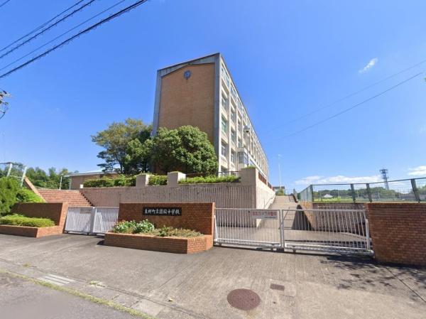 東郷町白鳥1丁目2号棟(東郷町立諸輪中学校)