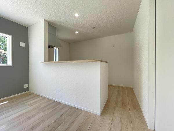 西尾市一色町味浜第1010号棟