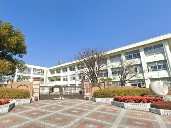 みよし市三好町第202号棟(みよし市立三吉小学校)