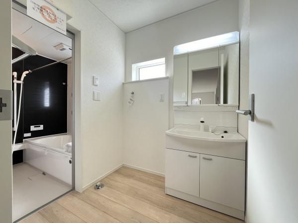 東郷町白鳥第81号棟