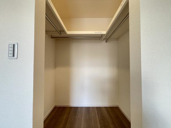 知多市にしの台4丁目1号棟