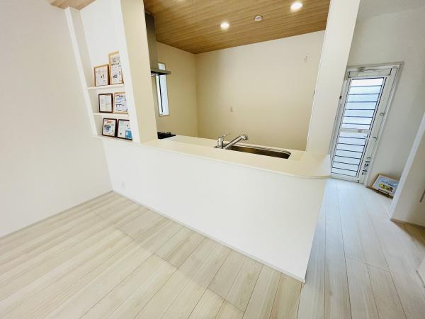 知多市つつじが丘3丁目1号棟