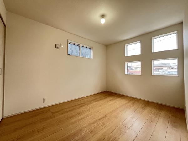 豊田市平山町1丁目2号棟