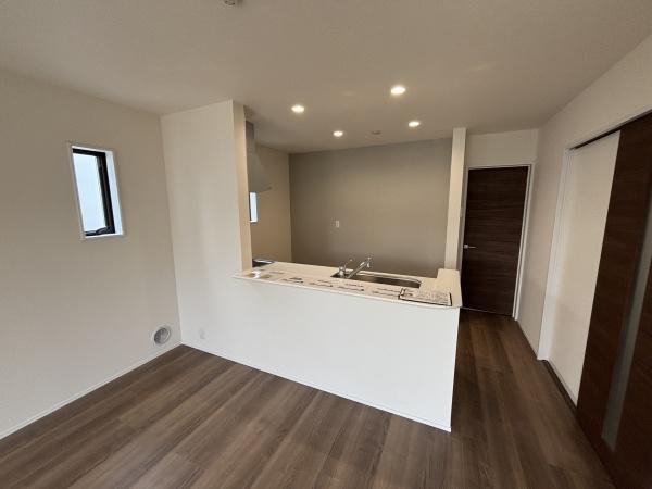 刈谷市小垣江駅前1号棟