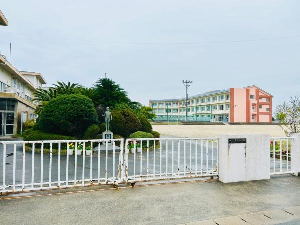 西尾市一色町松木島自分山の土地(西尾市立一色東部小学校)