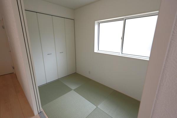 西尾市一色町松木島第6　8号棟