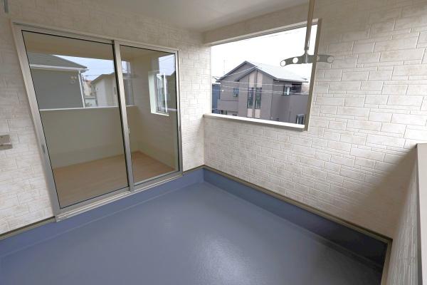 西尾市一色町松木島第6　8号棟