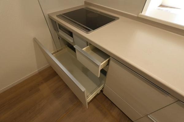 西尾第65一色町松木島　2号棟