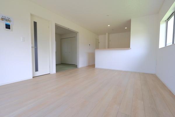 西尾市一色町松木島第6　1号棟