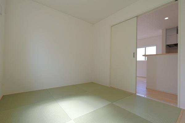 西尾市一色町松木島第6　4号棟