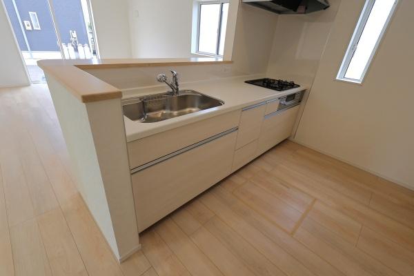 西尾市一色町松木島第6　4号棟