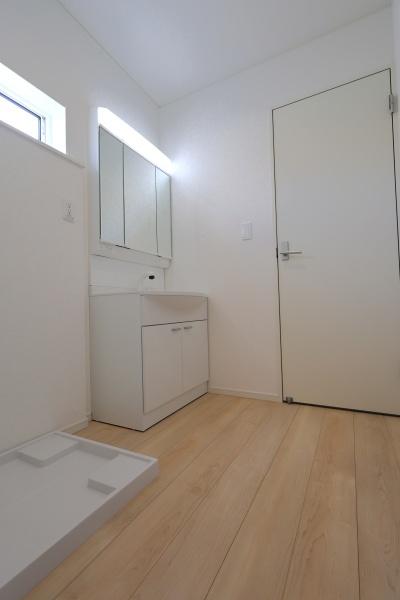 西尾市一色町松木島第6　4号棟