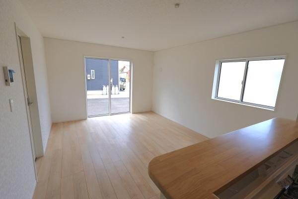 西尾市一色町松木島第6　4号棟