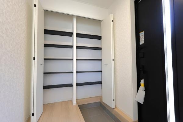 西尾市一色町松木島第6　4号棟