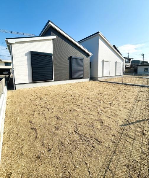 西尾市一色町千間24-1期　1号棟