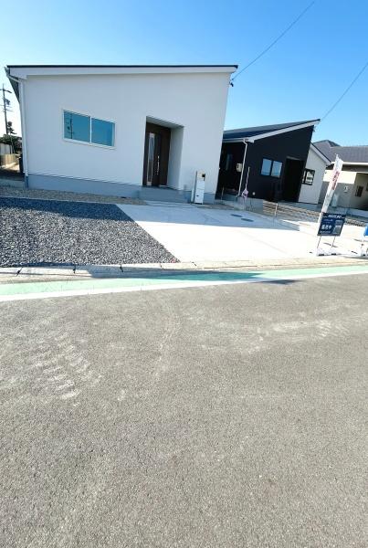西尾市一色町千間24-1期　2号棟