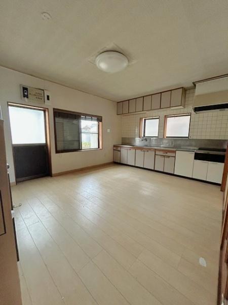 西尾市一色町一色南屋敷の中古一戸建て