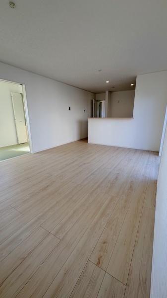 西尾市一色町一色第27　5号棟