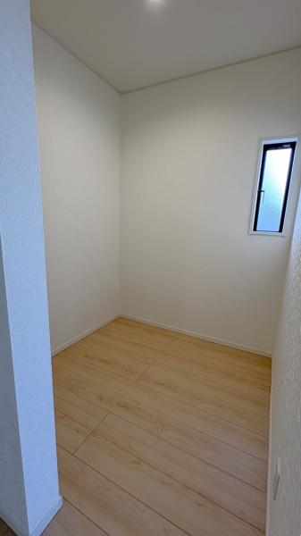 西尾市一色町松木島第9　6号棟