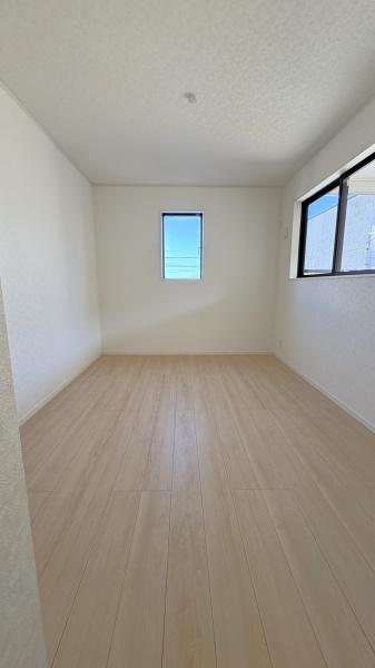西尾市一色町松木島第9　6号棟