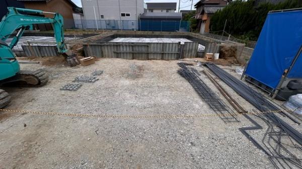 西尾第83家武町全2棟　1号棟