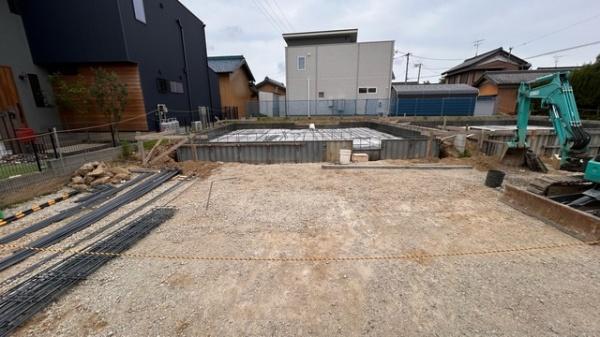 西尾第83家武町全2棟　2号棟