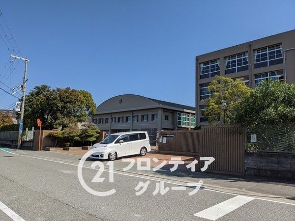 加古川市平岡町二俣の中古一戸建て(加古川市立平岡南中学校)