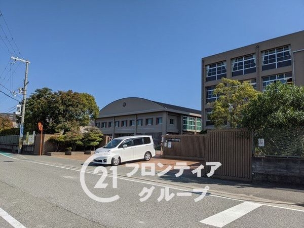 加古川市平岡町一色の中古一戸建て(加古川市立平岡南中学校)