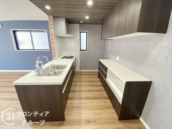 姫路市飾磨区阿成渡場　新築一戸建て　全３区画　１号棟