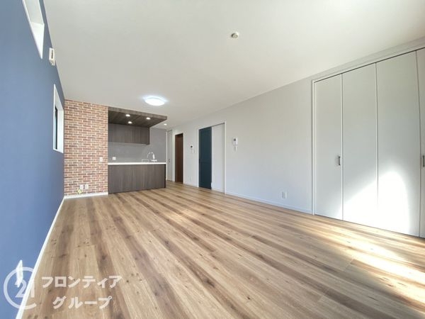 姫路市飾磨区阿成渡場　新築一戸建て　全３区画　１号棟
