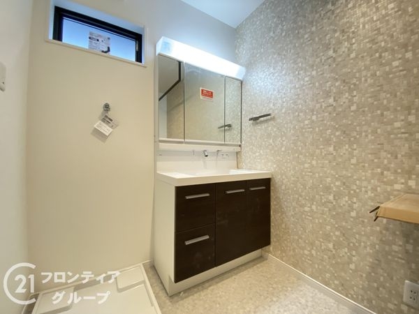 姫路市飾磨区阿成渡場　新築一戸建て　全３区画　2号棟