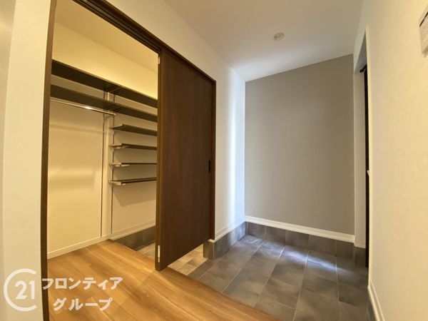 姫路市飾磨区阿成渡場　新築一戸建て　全３区画　2号棟