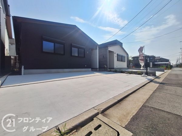 姫路市飾磨区阿成渡場　新築一戸建て　全３区画　2号棟
