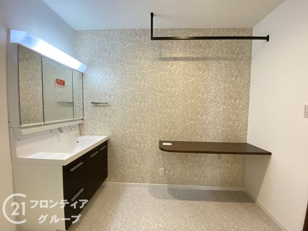 姫路市飾磨区阿成渡場　新築一戸建て　全３区画　2号棟